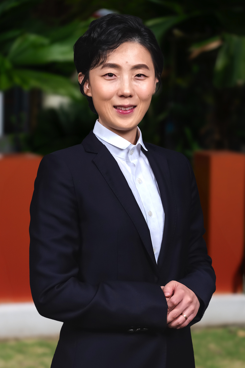 In Young HWANG